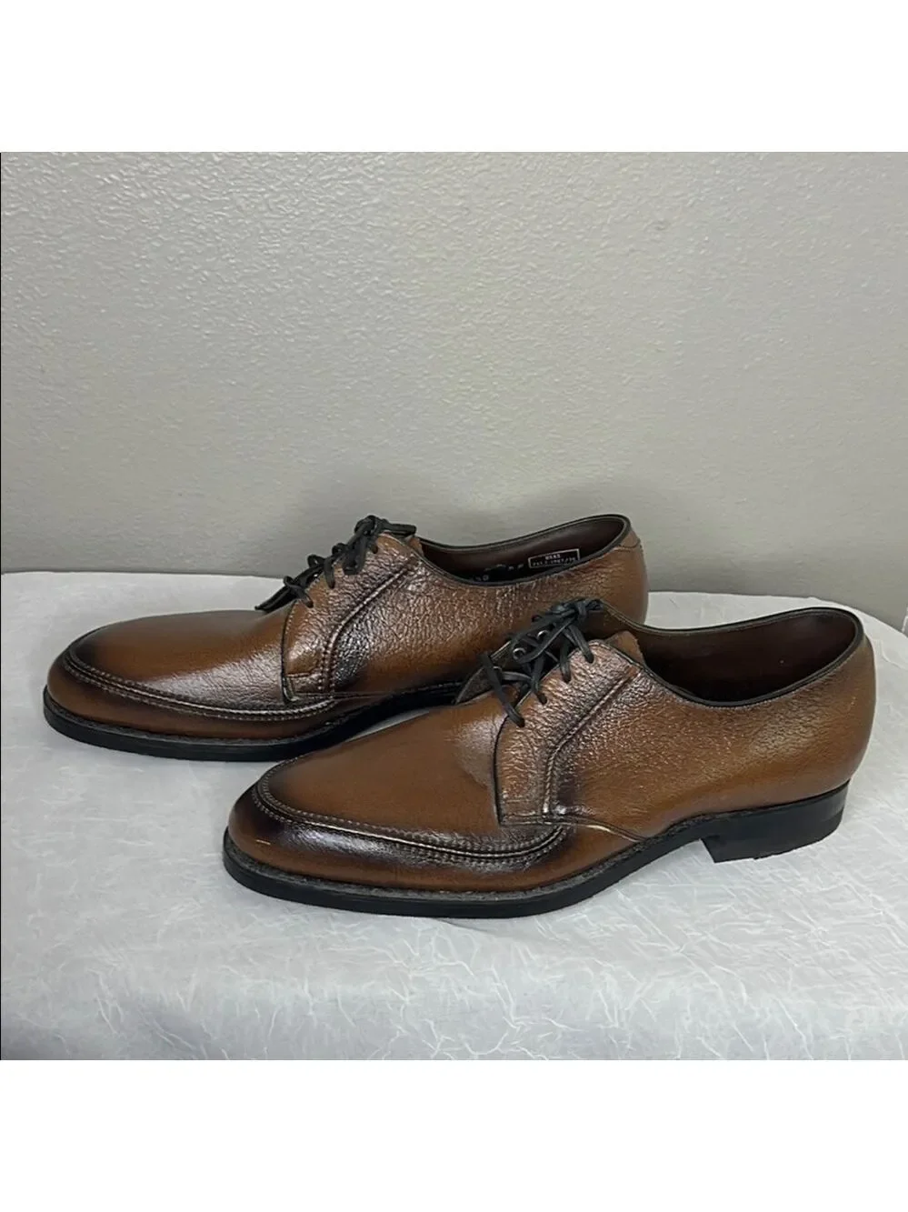 Elegant Brown Leather Oxfords with Brogue Detailing Safety Toe Size 8.5 D